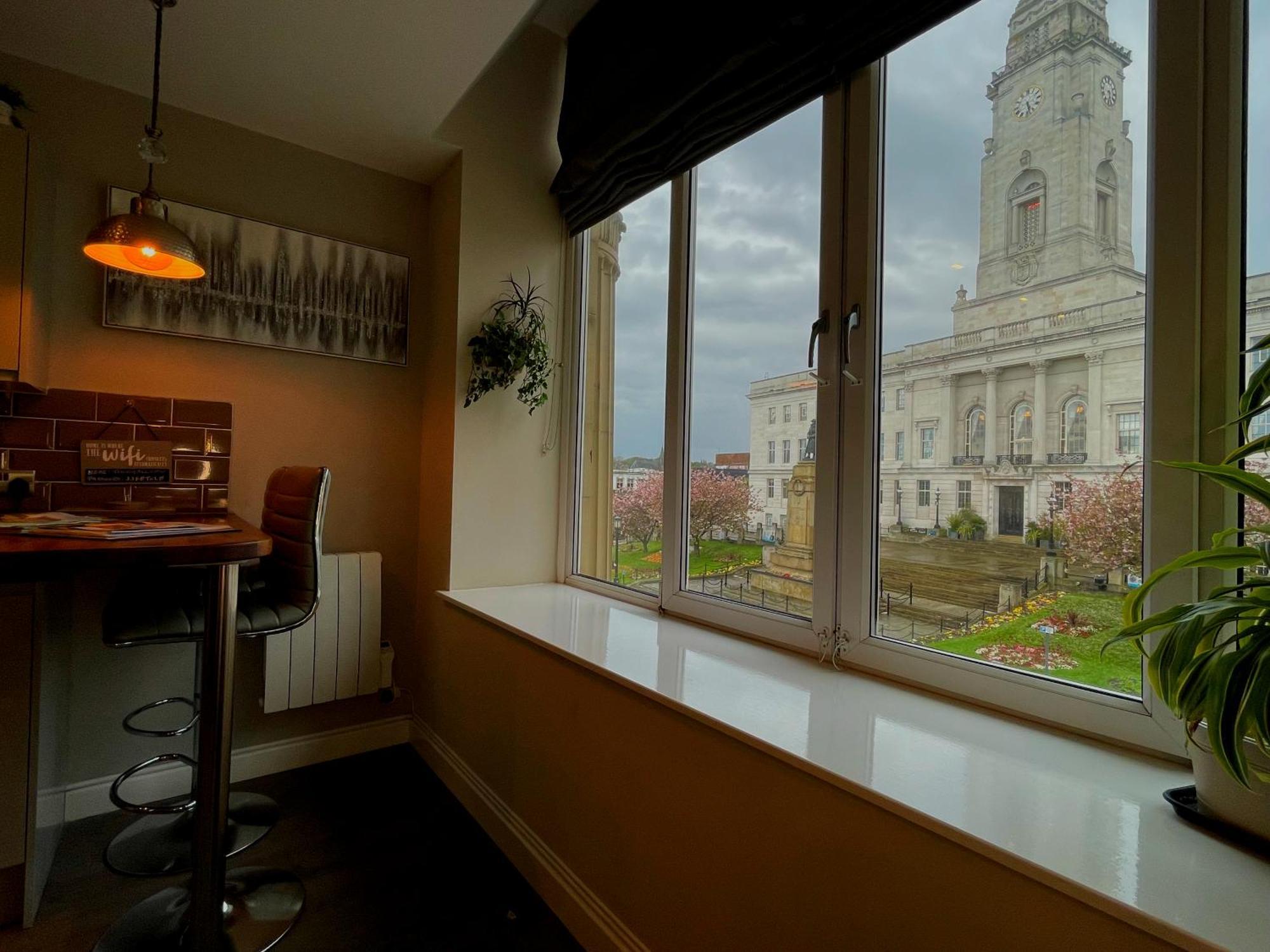 Town Hall View บาร์นสลีย์ ภายนอก รูปภาพ